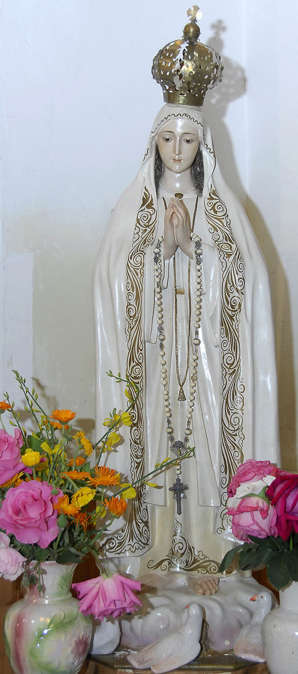 Imagen de Nuestra Señora de Fátima en la Parroquia de Santa María Magdalena de Burguillos de Toledo